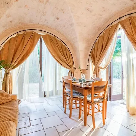 Trullo Don Savino Cisternino